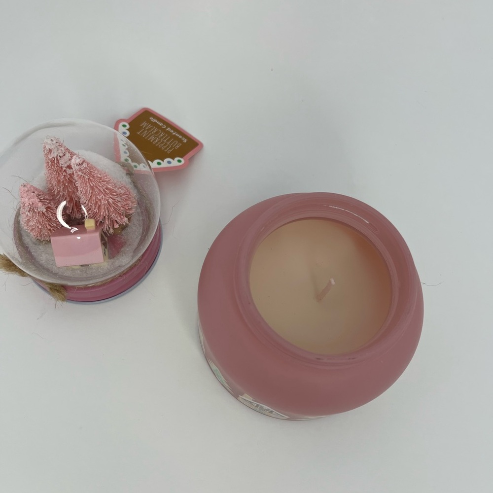 Snow Globe Candle Peppermint Buttercream Limited Edition Christmas Holiday 7.1oz - Picture 7 of 9